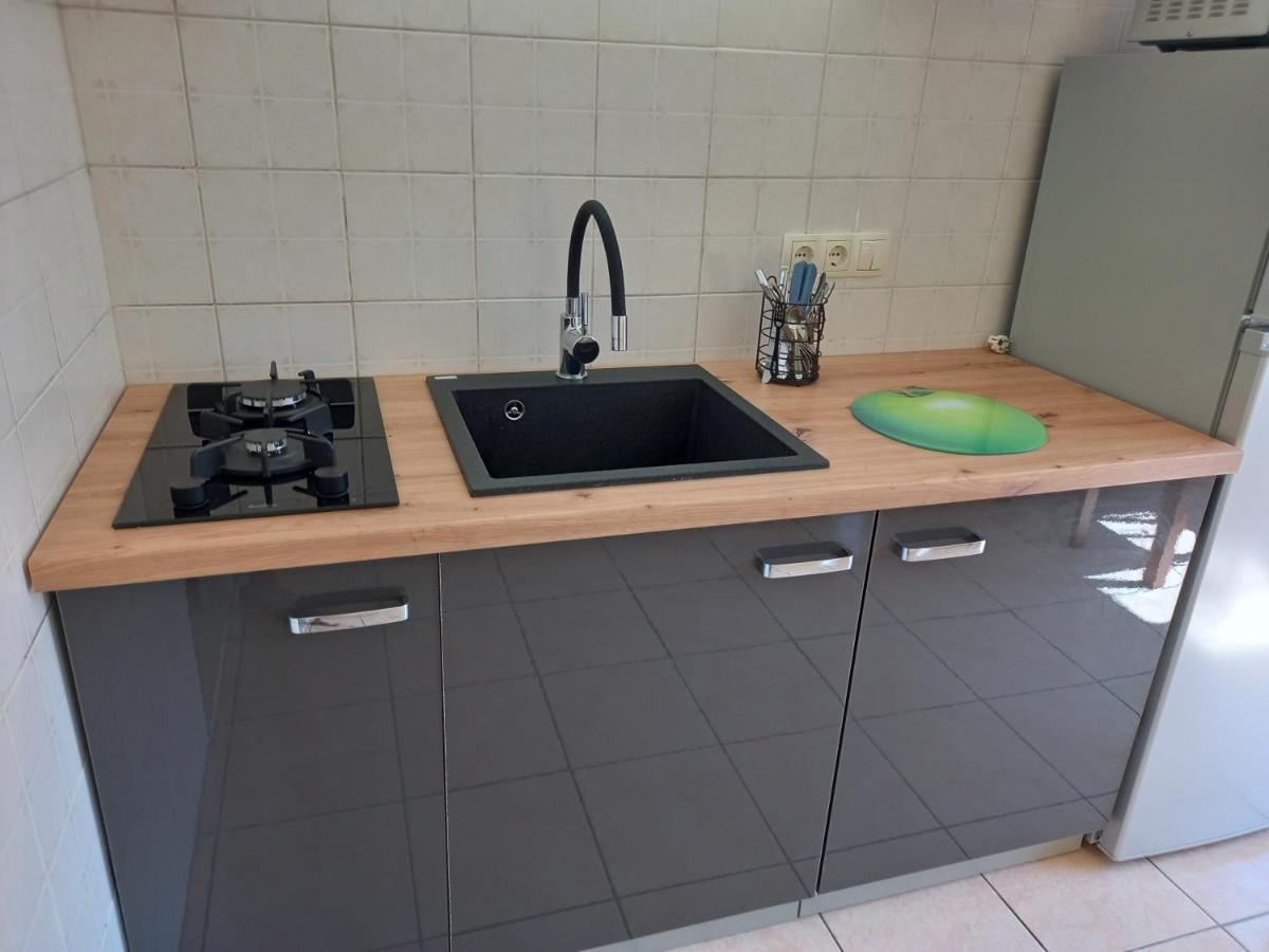 Apartmani Iris I Ana Crikvenica Eksteriør bilde