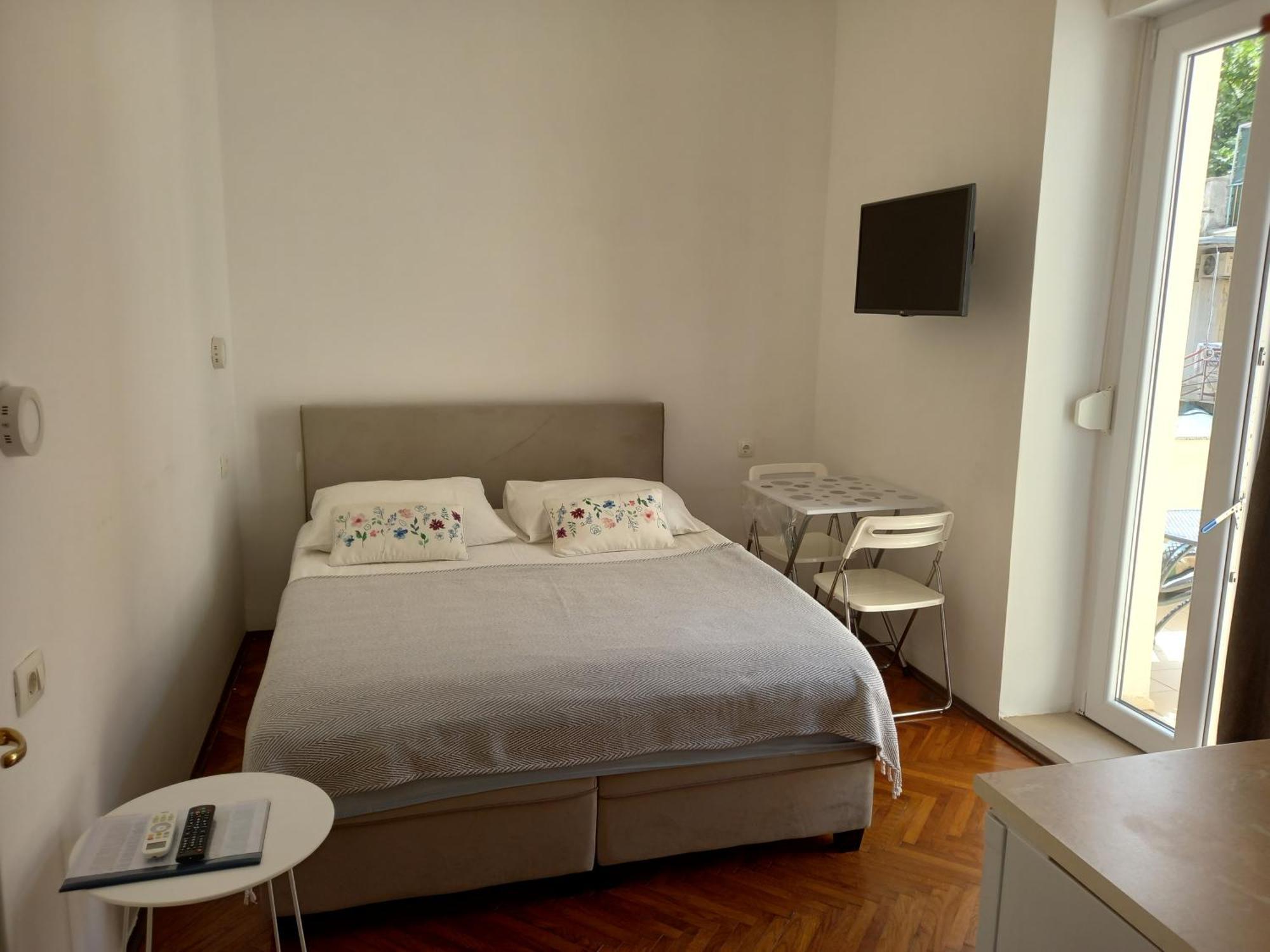 Apartmani Iris I Ana Crikvenica Eksteriør bilde